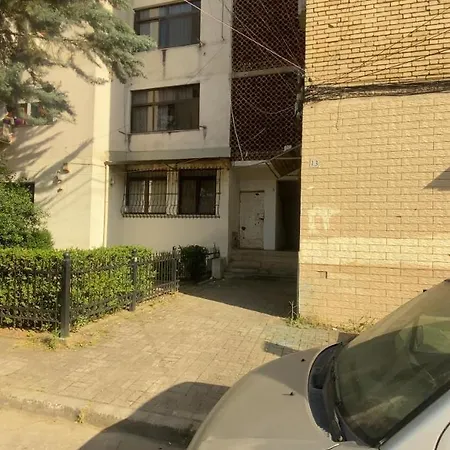 The Cozy Nest - Minimal & Lejlighed Tirana